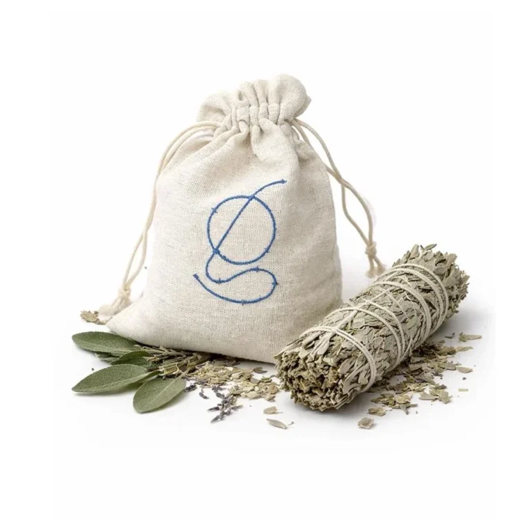 Californian white sage and Omani frankincense in the Lunology blend